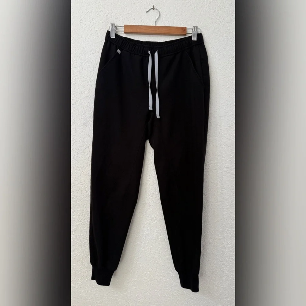 Figs Tansen Men's Black Jogger Scrub Pants-